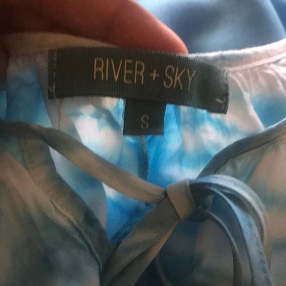 River + Sky  Cold Shoulder Top - Picture 4 of 6